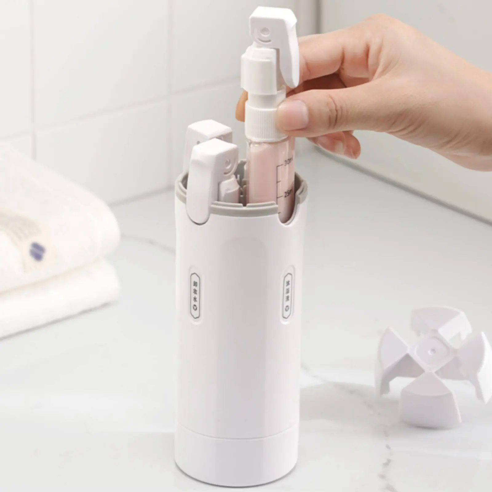 Kit de aseo portátil para perros y gatos: botellas de viaje seguras - imagen 2