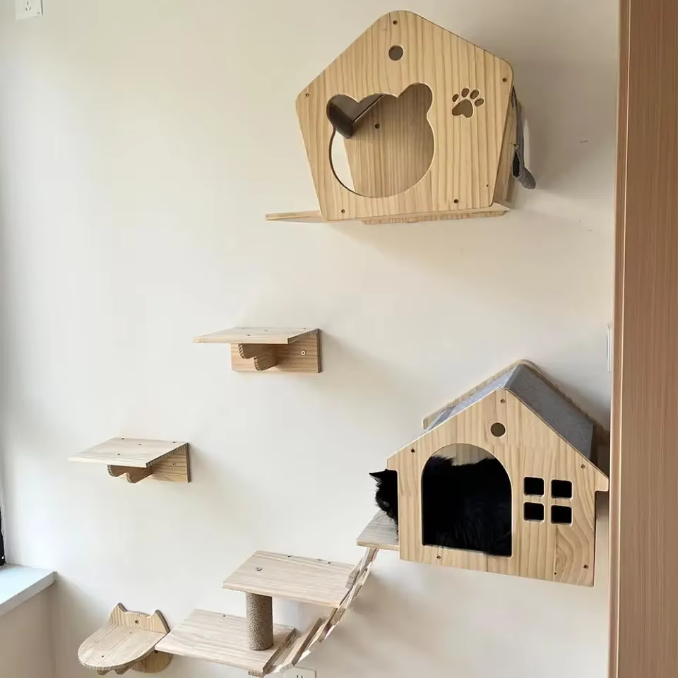 Hamaca para gatos en estante de pared