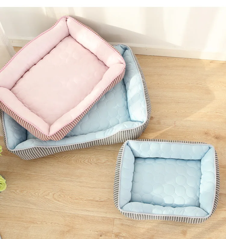 Cama refrescante para perros pequeños en temporada cálida