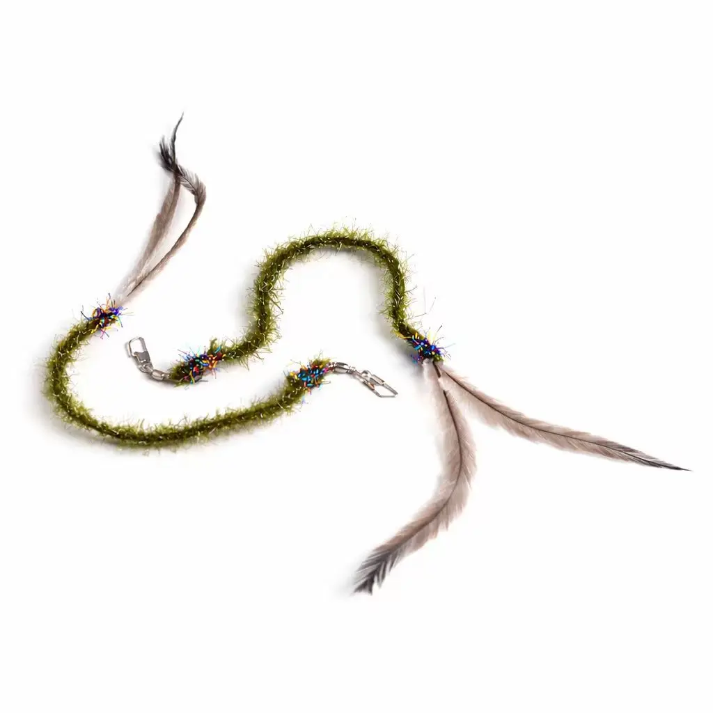 Detalle de las plumas del juguete