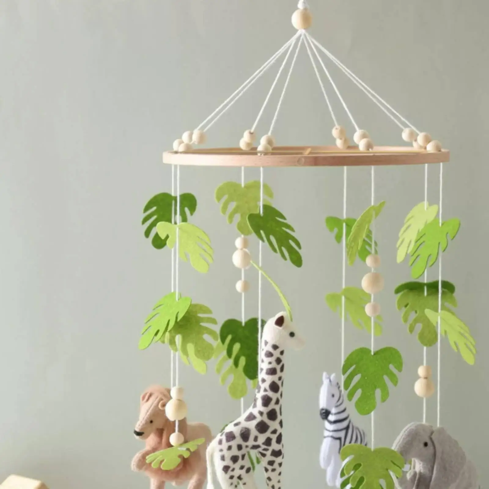 Soporte de bambú para campanillas – Pie artesanal con marco cruzado - imagen 3