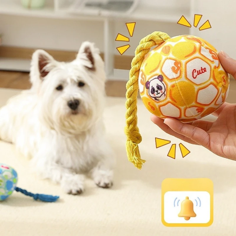 Pelota de peluche con chirriante vista frontal