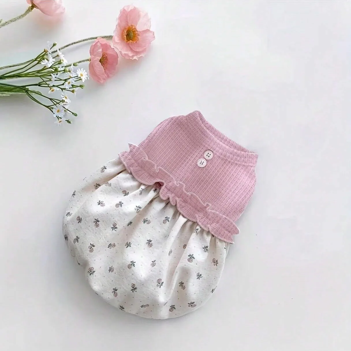 Vestido para gato pequeño, vista lateral