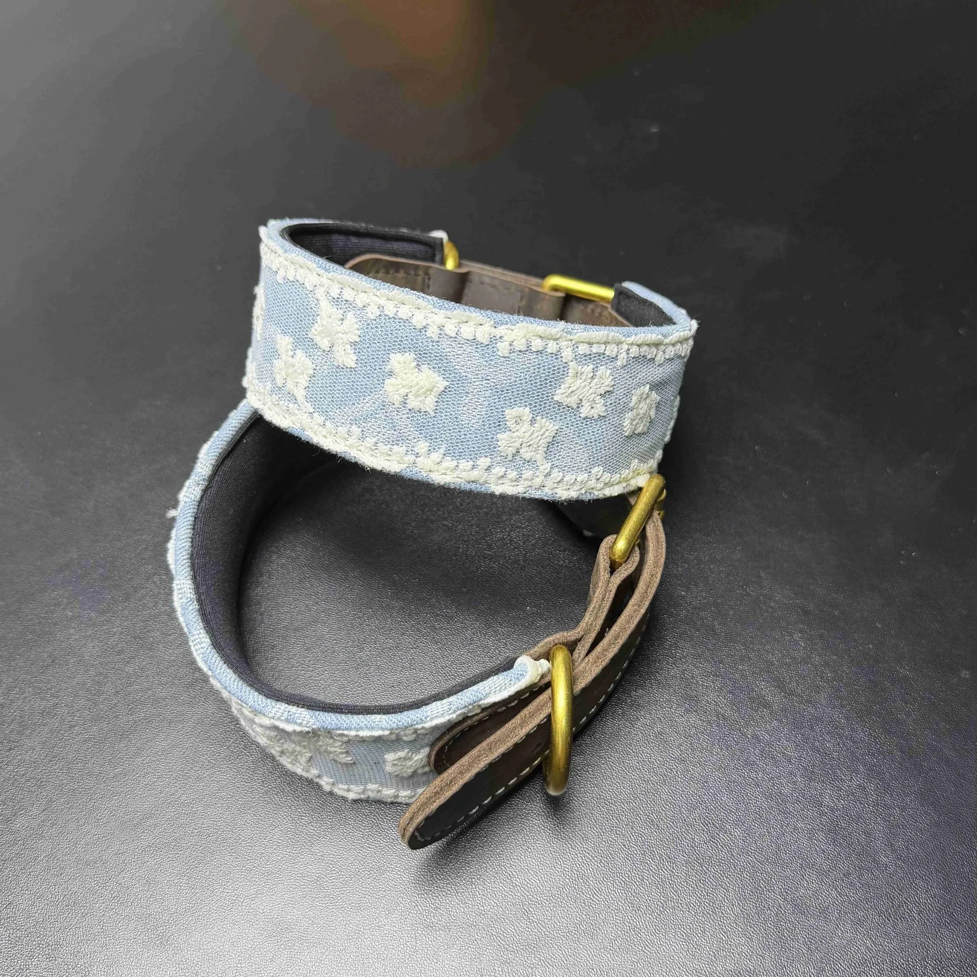 Collar de cuero genuino para perro ajustable – Resistente para paseos - imagen 2