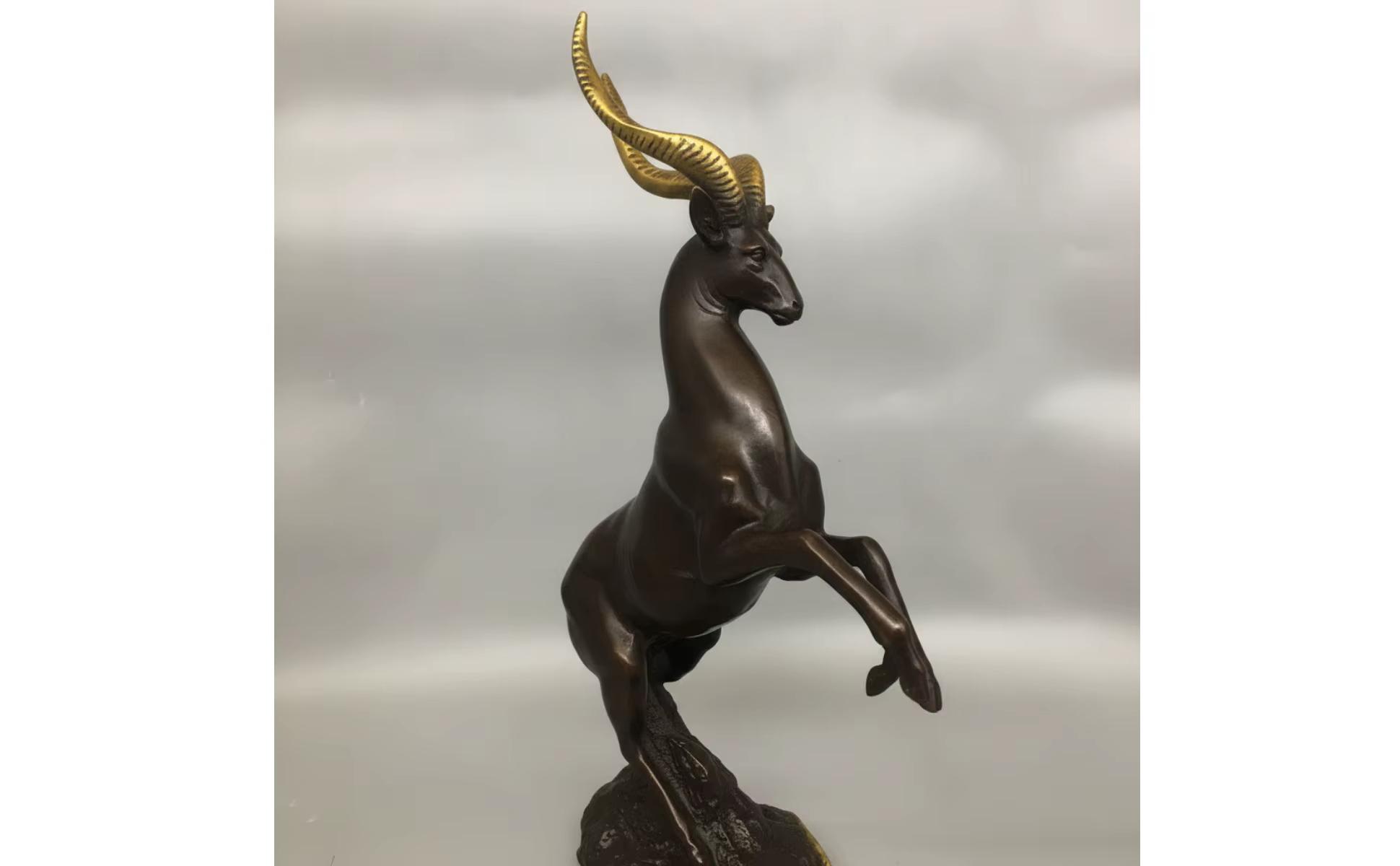 Estatua decorativa para entrada o escritorio