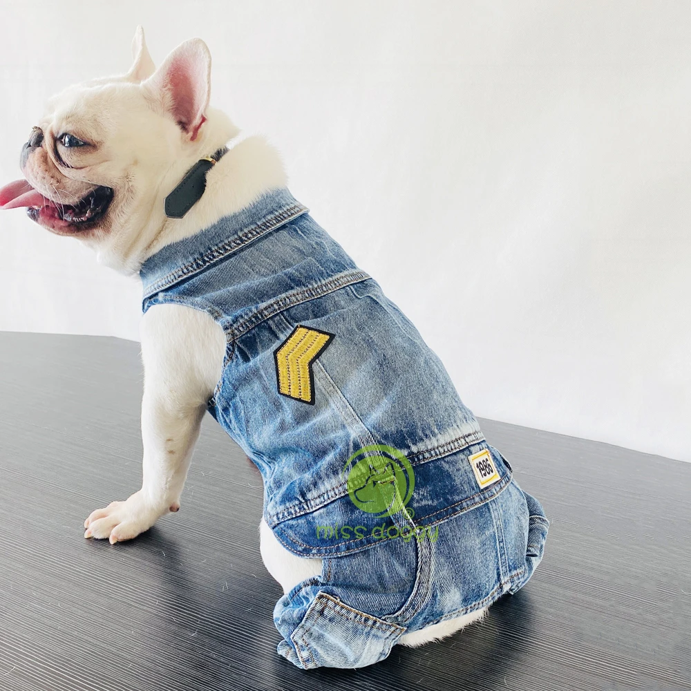 Mono vaquero retro para perros – detalle frontal