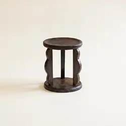 Expositor de Madera con Niveles para Gatos – Estante Redondo Rústico