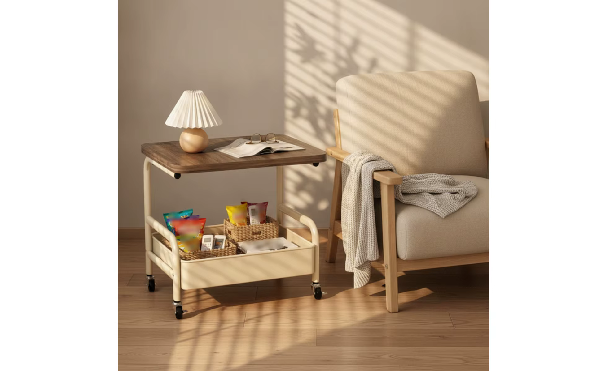 Mesa lateral rodante para uso práctico