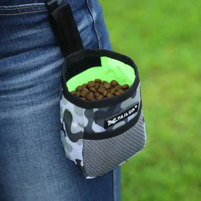 Bolsa de comida para perro con diseño estampado