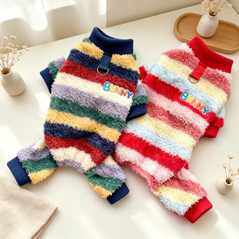 Mono de felpa con estampado para perro y gato – Pijama a rayas - imagen 4