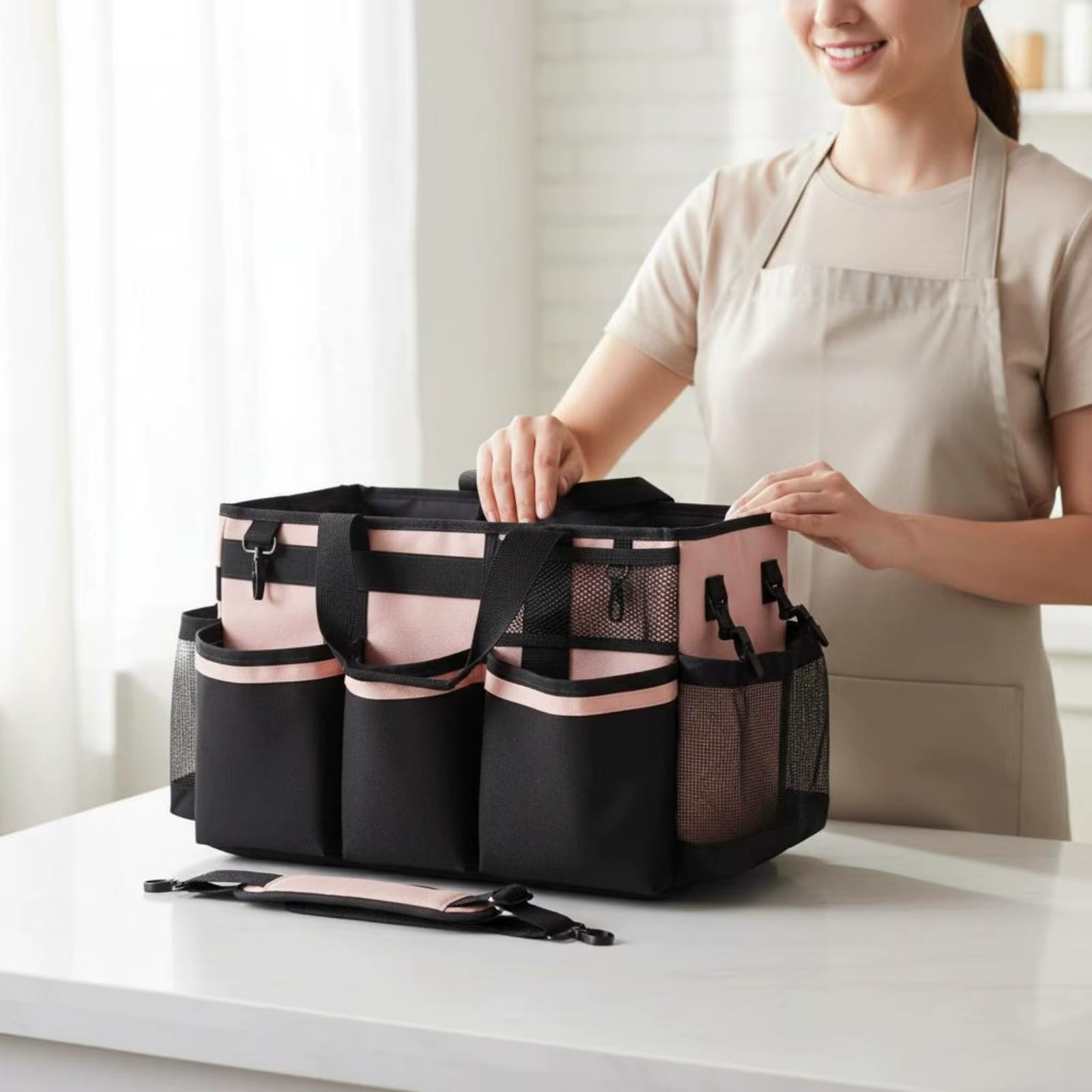 Bolsa organizadora con compartimentos para accesorios de limpieza y coche - imagen 4