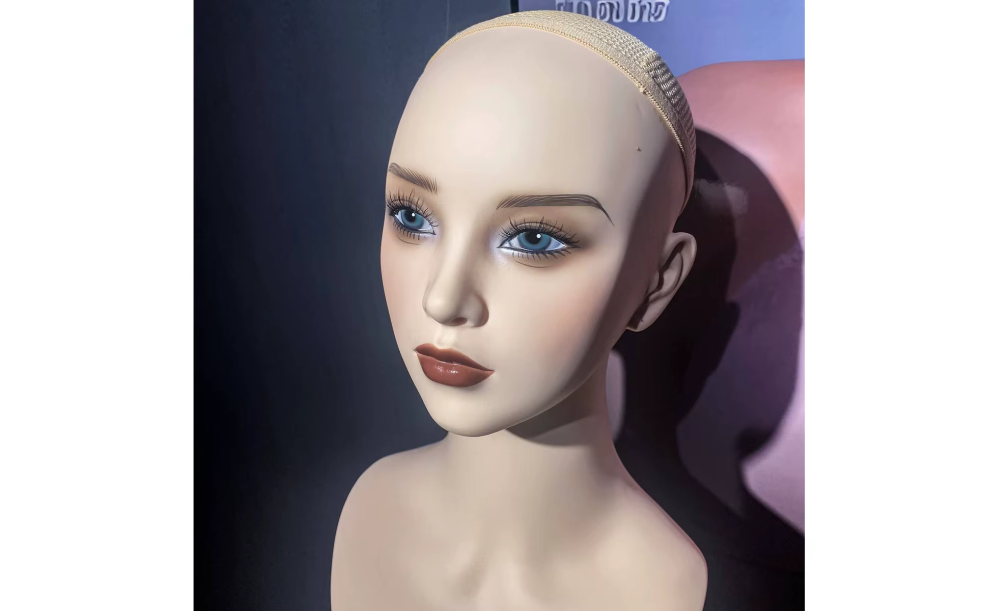 Busto de maniquí con hombros para accesorios capilares