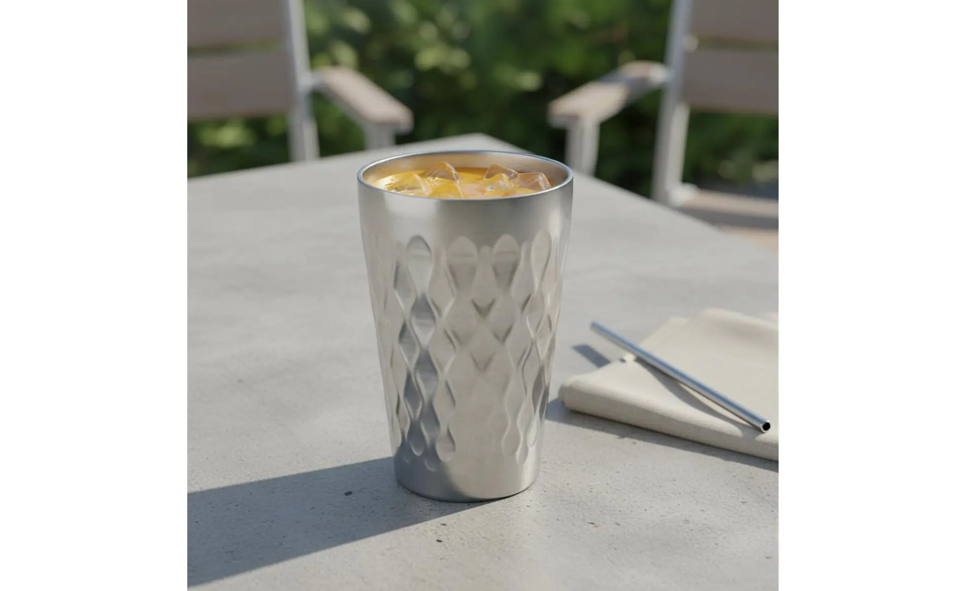Vaso metálico con doble pared para bebidas frías o calientes