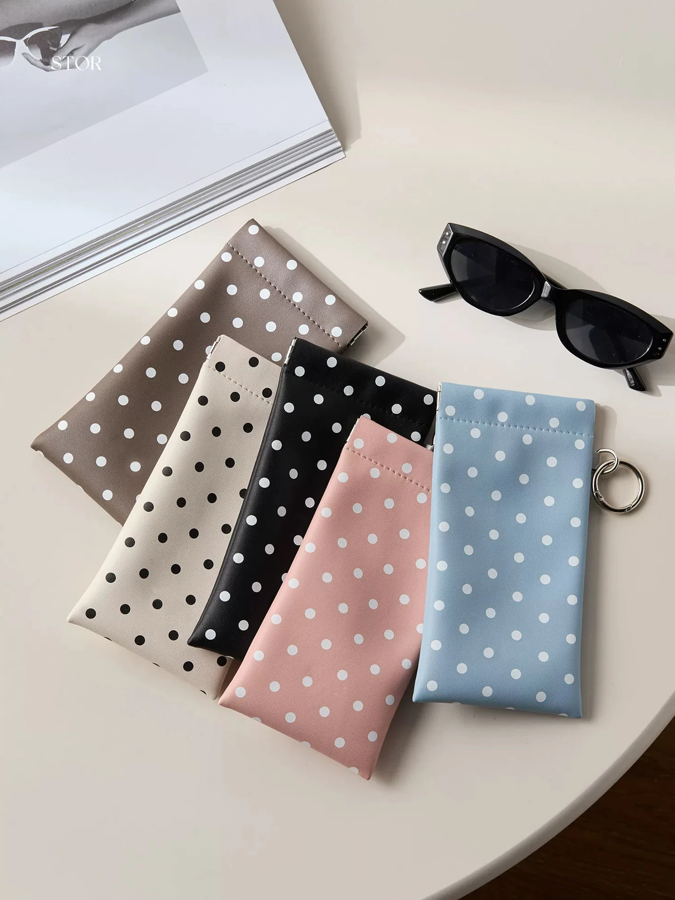 Funda estuche para gafas con paño, cierre a presión y diseño puntos - imagen 5