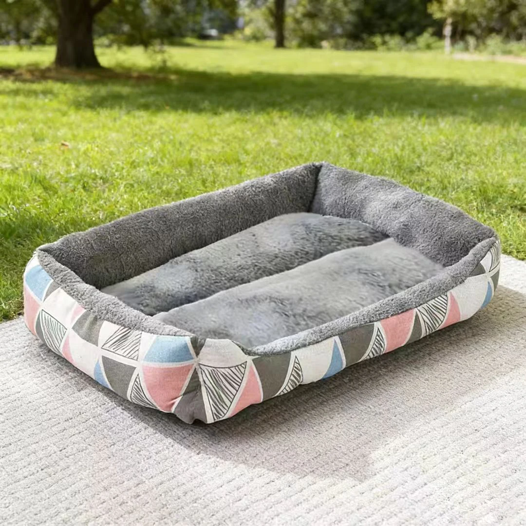 Cama de felpa suave para perros pequeña