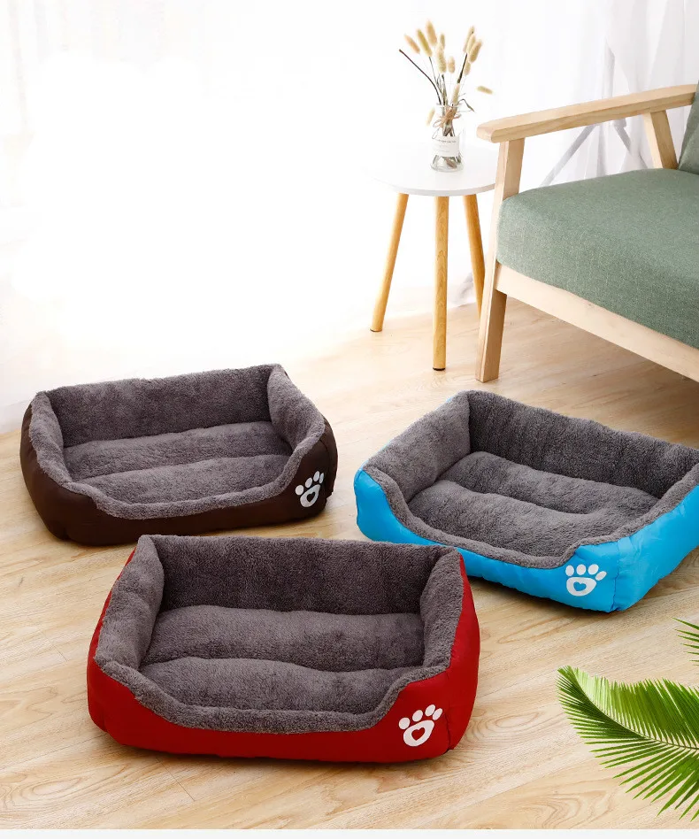 Vista frontal de la cama térmica felpa para perros con cojín integrado
