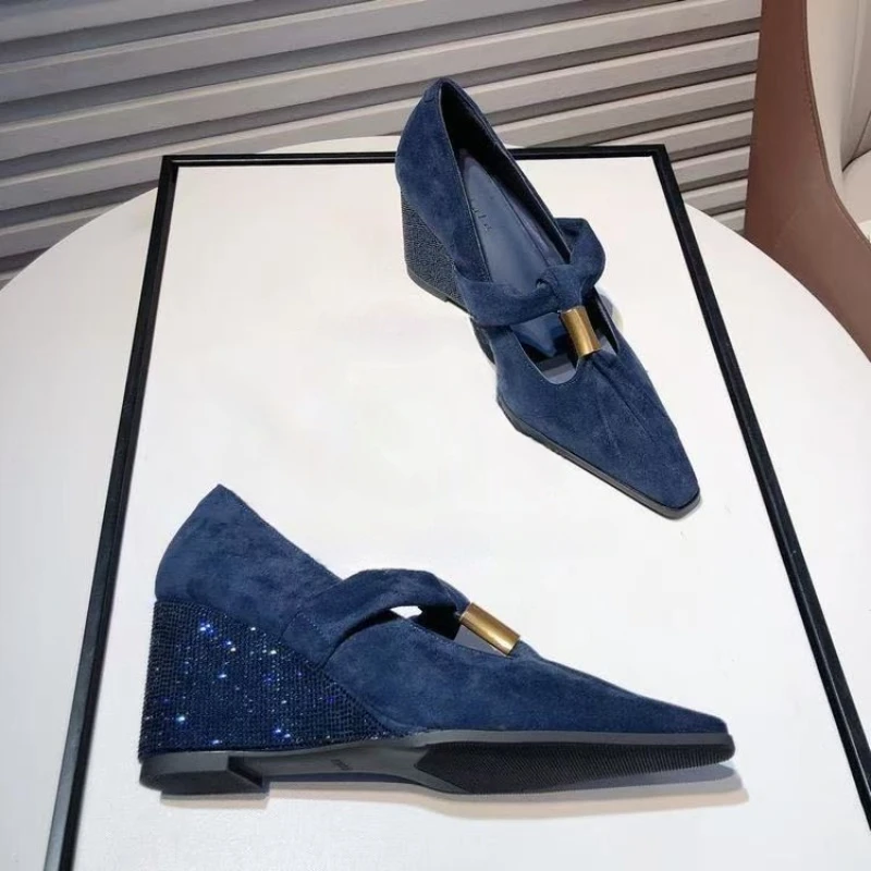 Otra vista lateral de zapatos Mary Jane