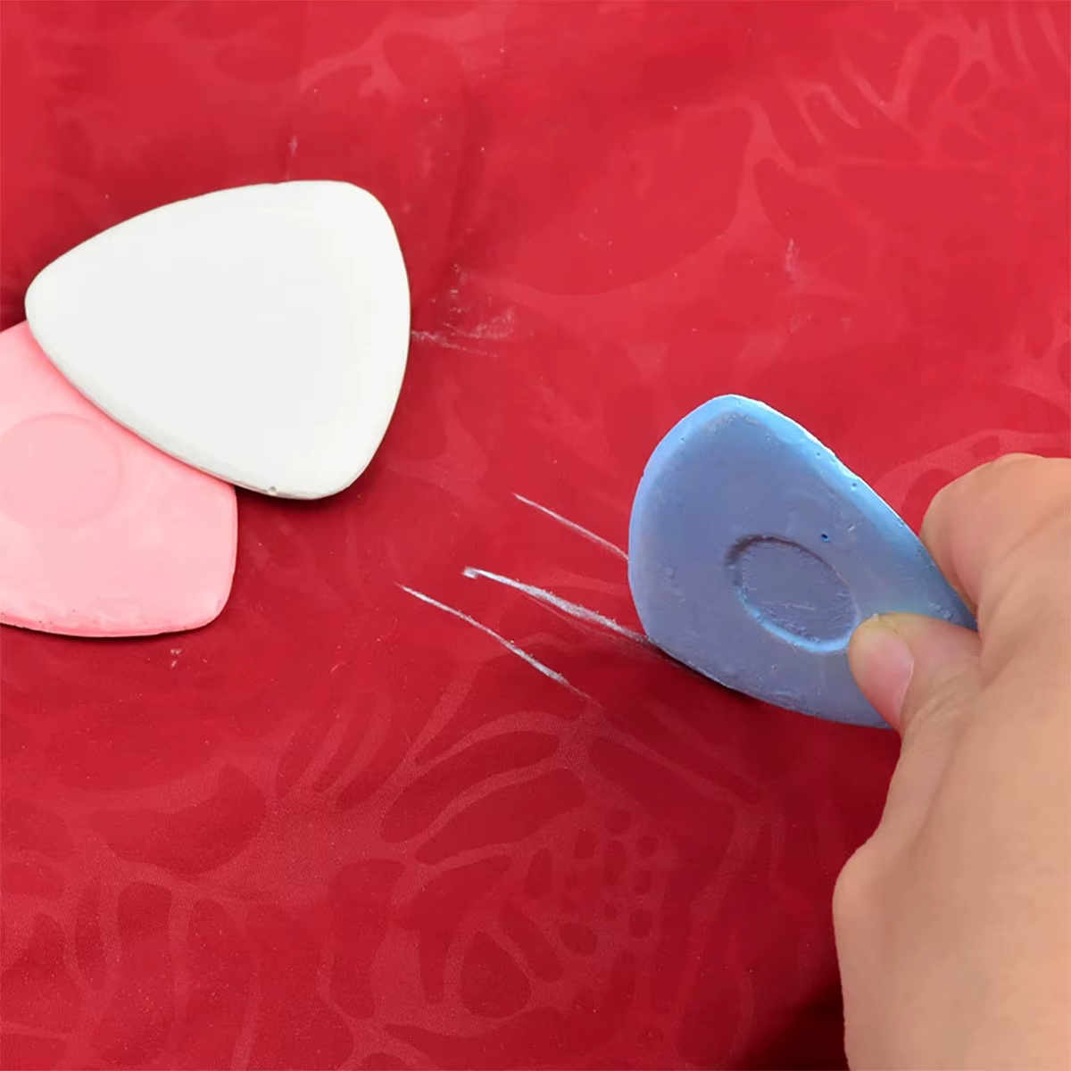 Juego de tiza de sastre borrable con estuche y pegatinas de tela - imagen 4