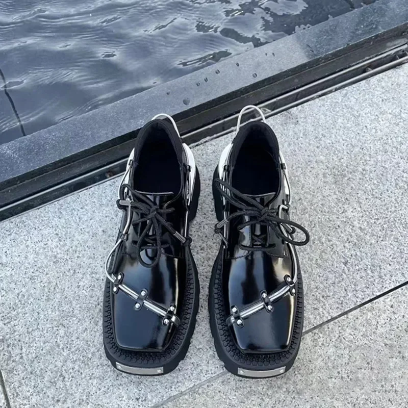 Detalle de la suela gruesa