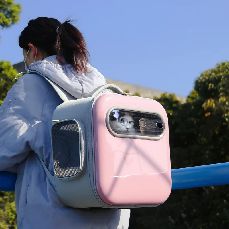 Mochila en contexto urbano