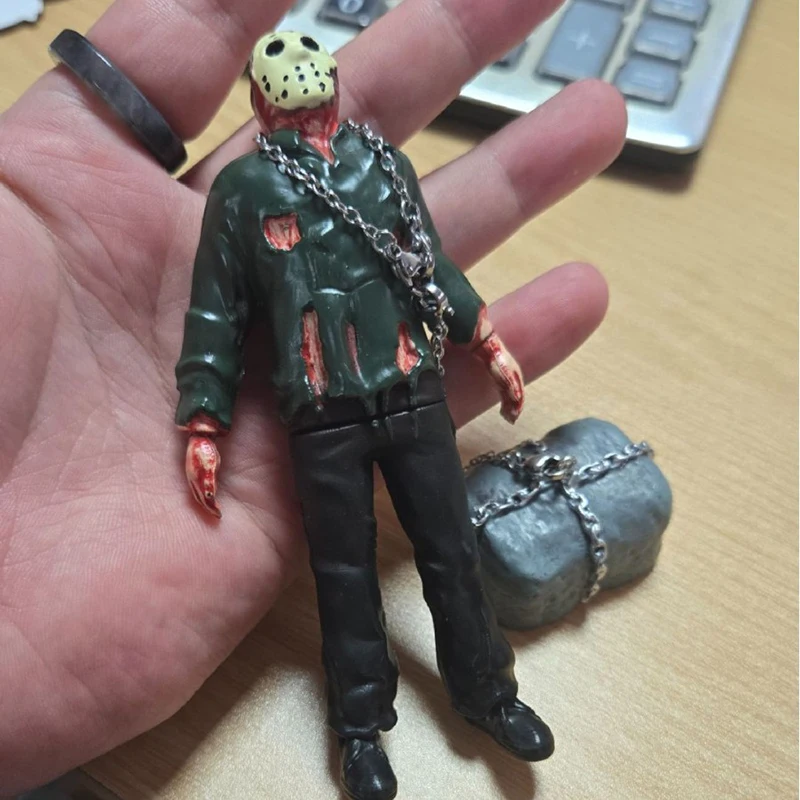 Detalle del personaje decorativo en miniatura