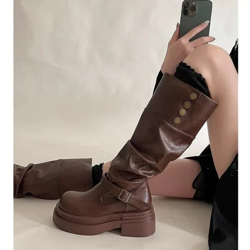 Botas altas de mujer con plataforma y puño plegable - imagen 3