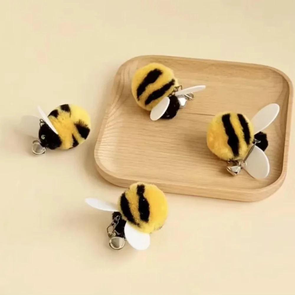 Juguete tipo varita con diseño de abeja para gatos