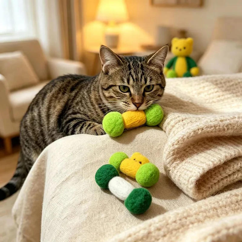 Juguete para gatos con pupa de insecto natural y bola de fieltro