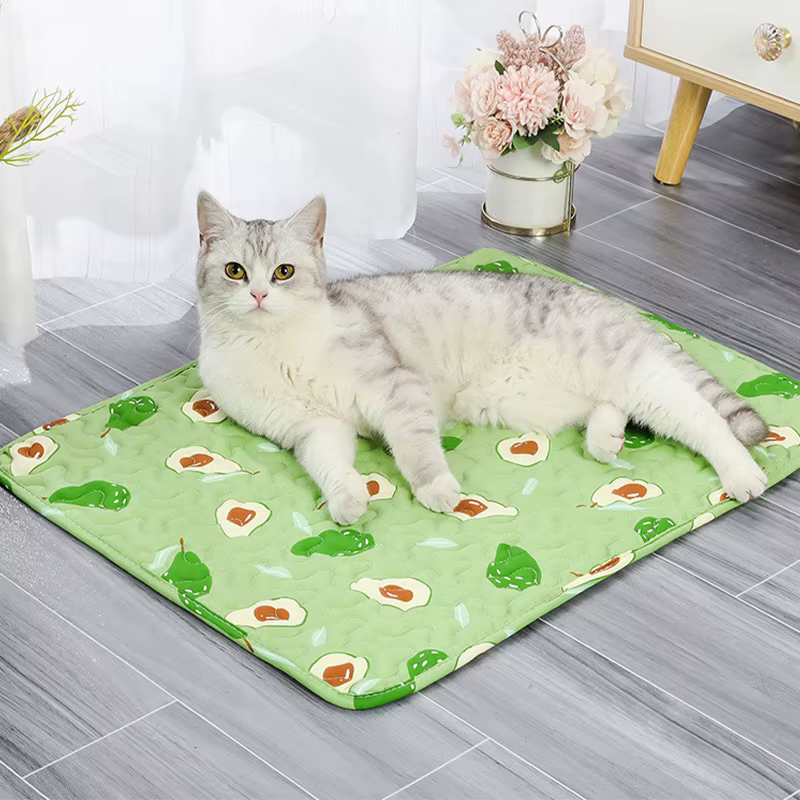 Cojín frío con alfombrilla refrigerante para gatos y perros pequeños - imagen 3