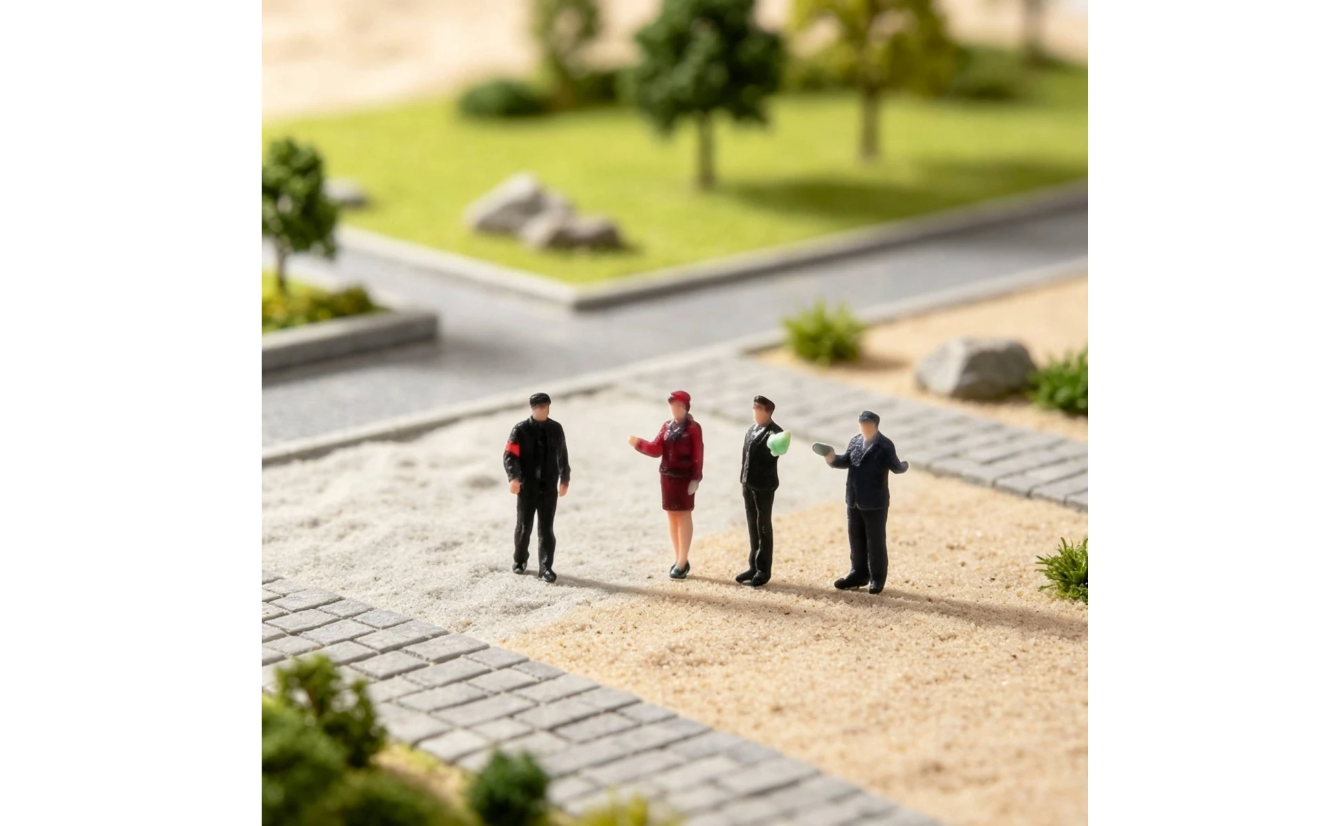 Figuras de personas en miniatura coloridas - Usos en plataformas ferroviarias