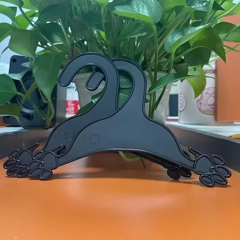 Perchero para ropa de perros y gatos con forma de pata - imagen 3