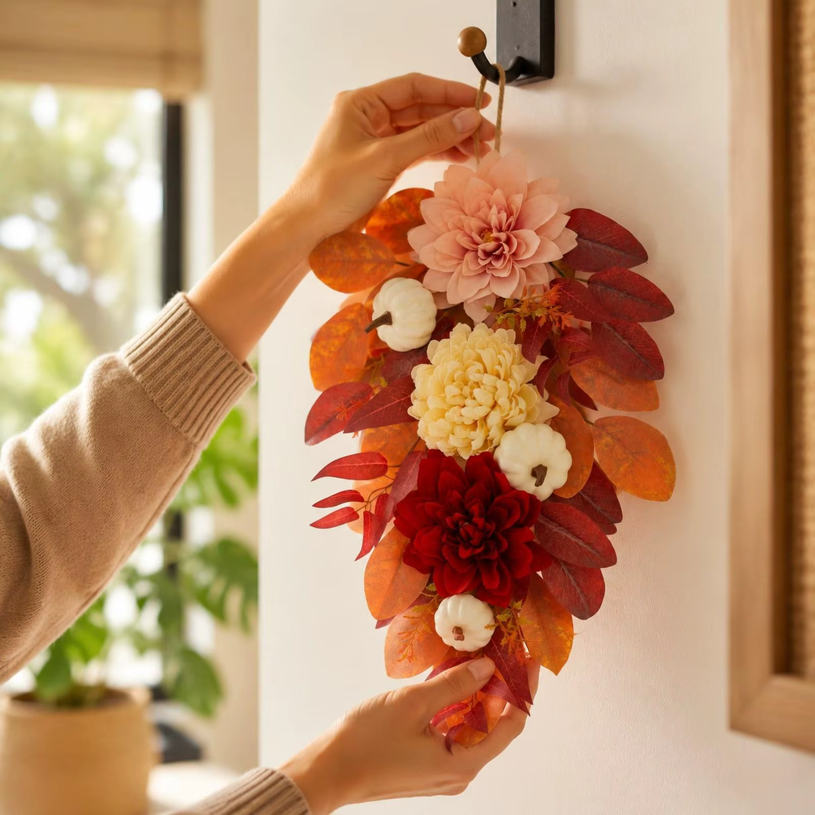 Corona de otoño decorativa para puerta – Flores artificiales y decoración natural - imagen 5
