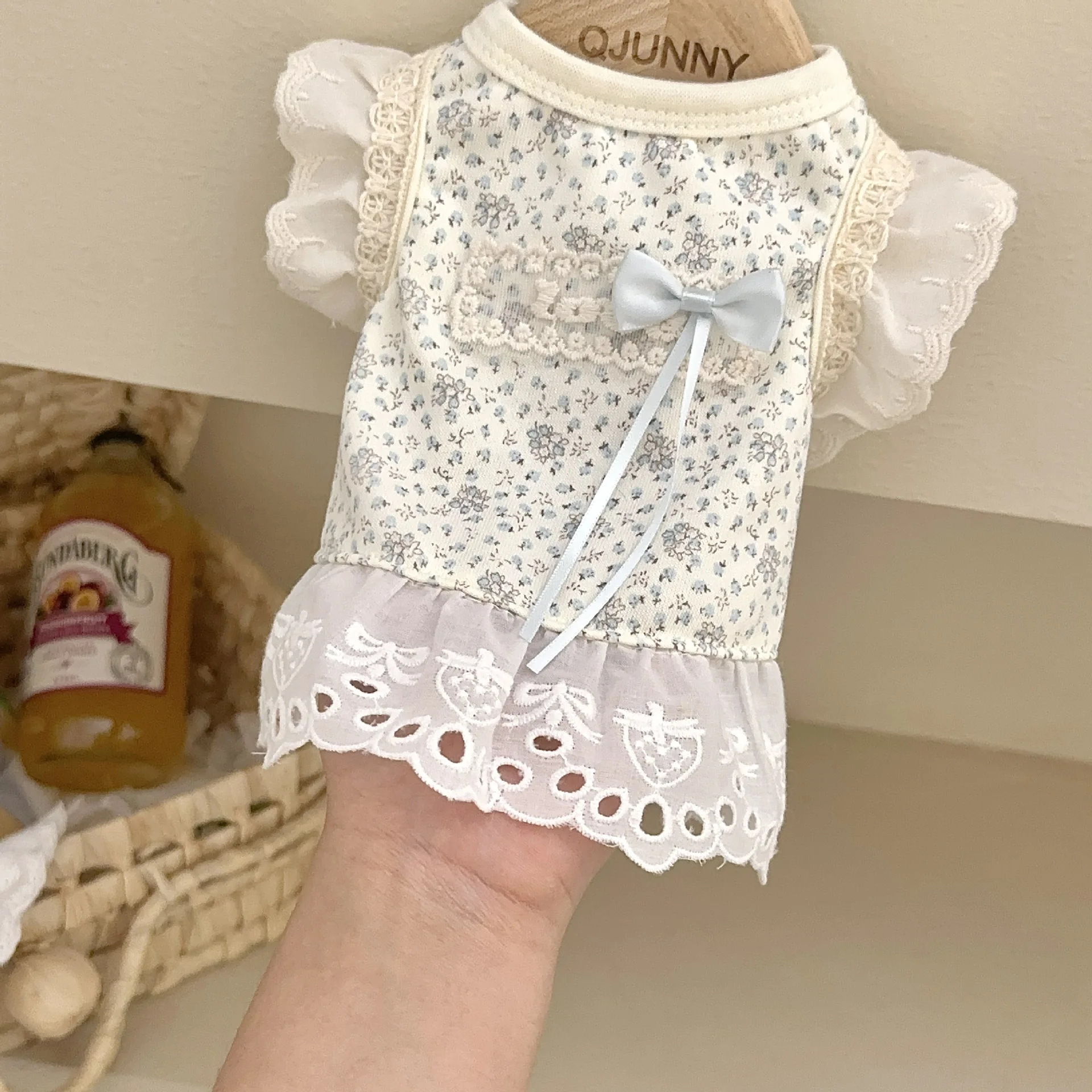 Chaleco floral con encaje, protección solar para perros y gatos - imagen 3