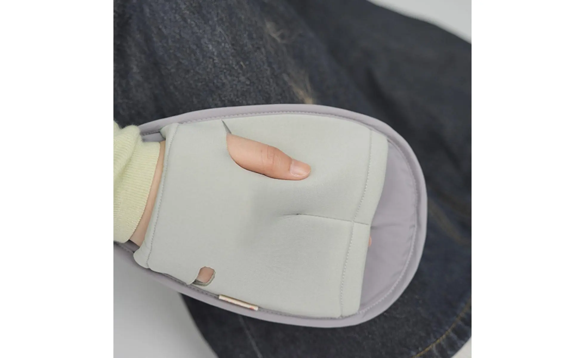 Guante quitapelos para sofá y textiles