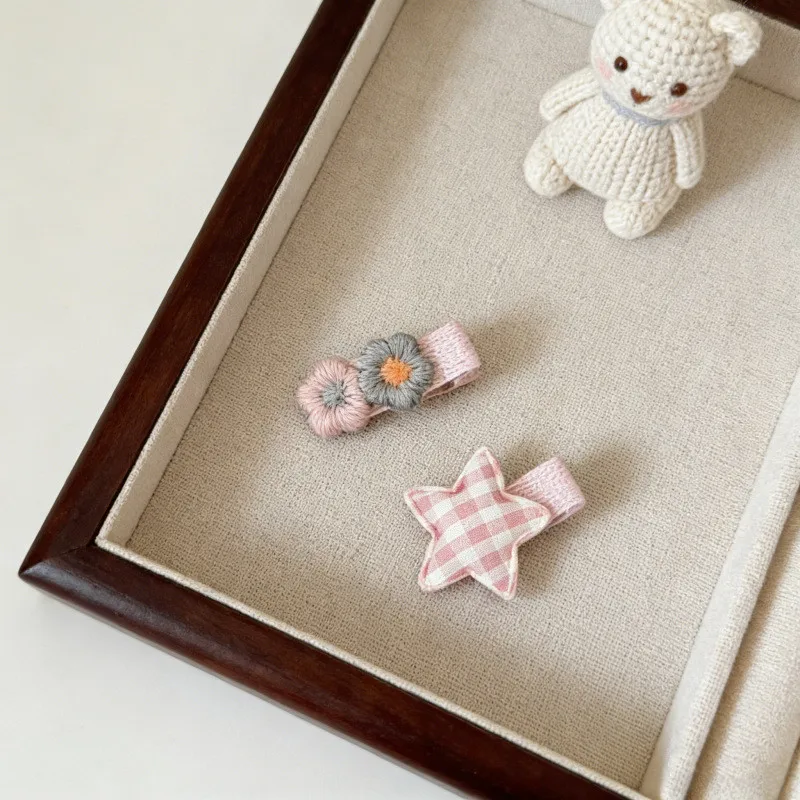 Pinzas pelo gatos y perros pequeñas con flores bordadas estilo dulce - imagen 3