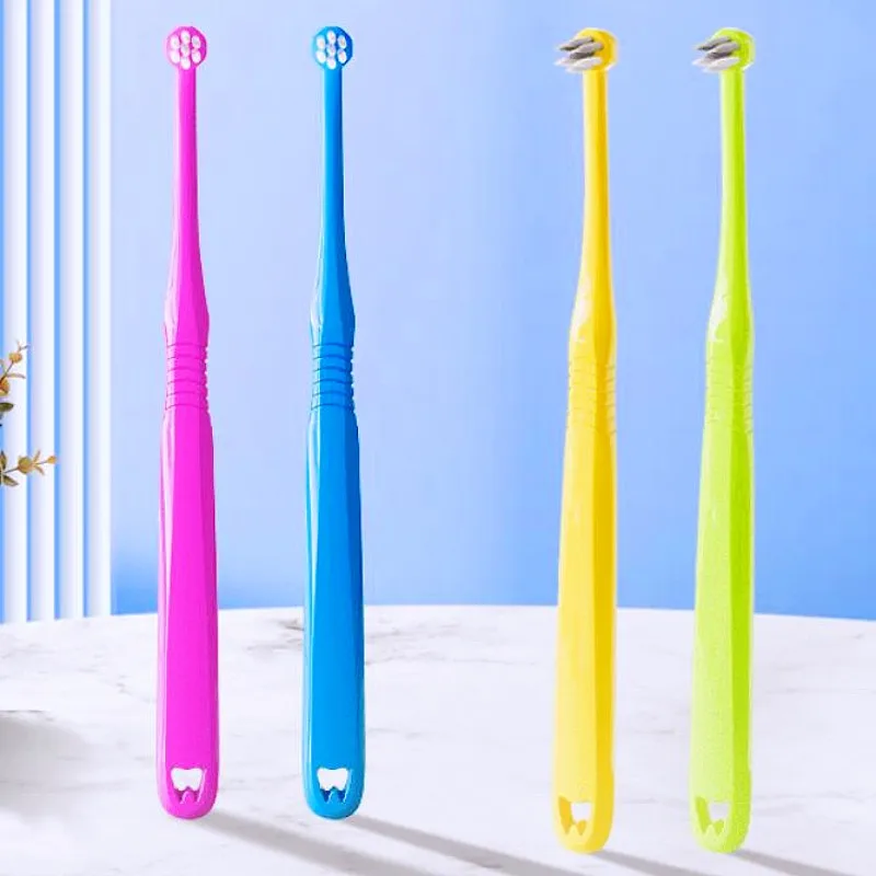 Mango ergonómico del cepillo de dientes para mascotas