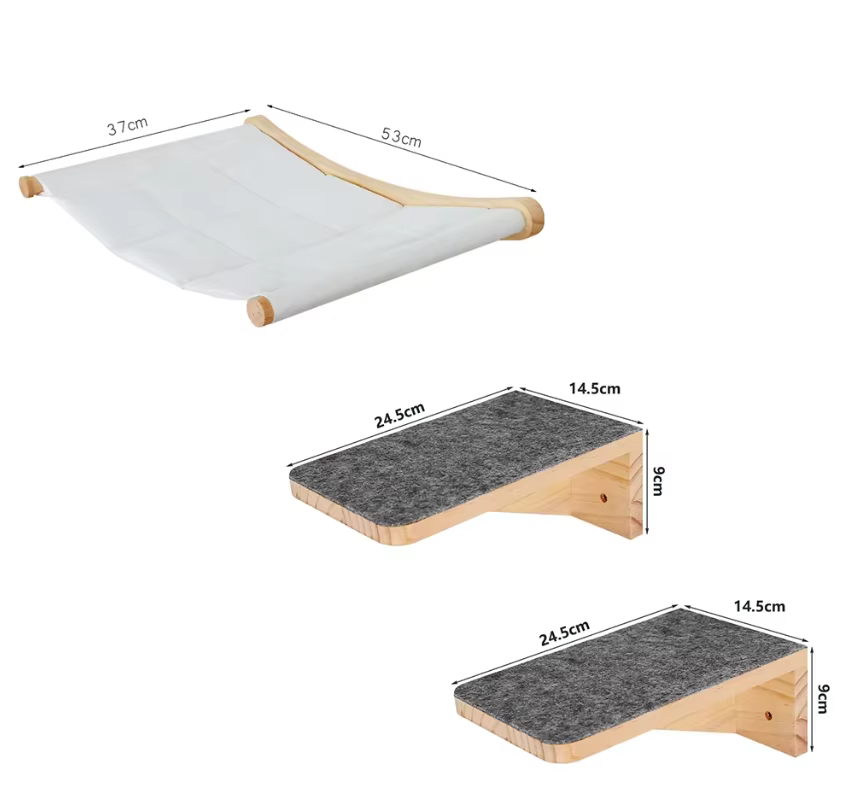 Estante de madera natural para gatos en entorno hogareño