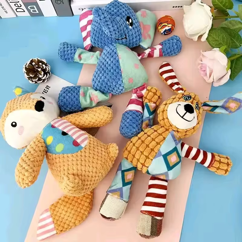 Colores variados de juguetes para mascotas