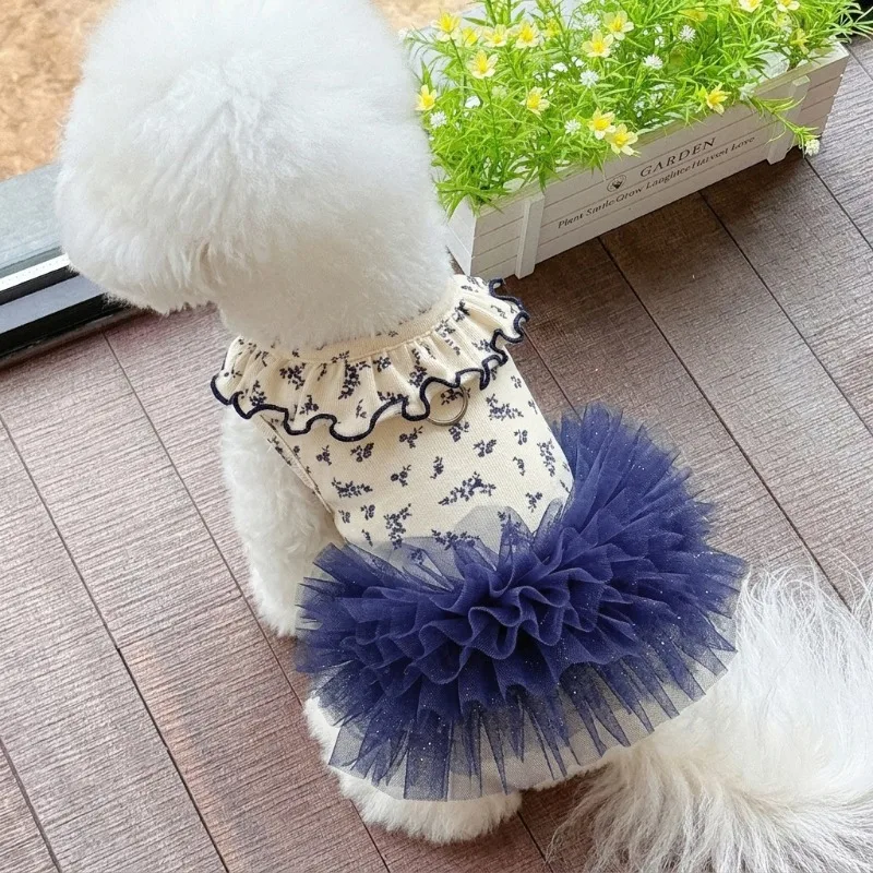 Vestido floral transpirable para perros tipo teddy, sin mangas - imagen 3