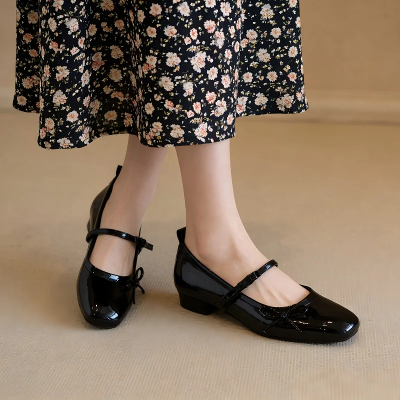 Combinación casual con zapatos planos