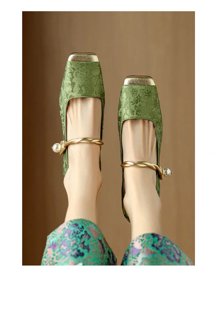 Zapatos en contexto de outfit otoñal