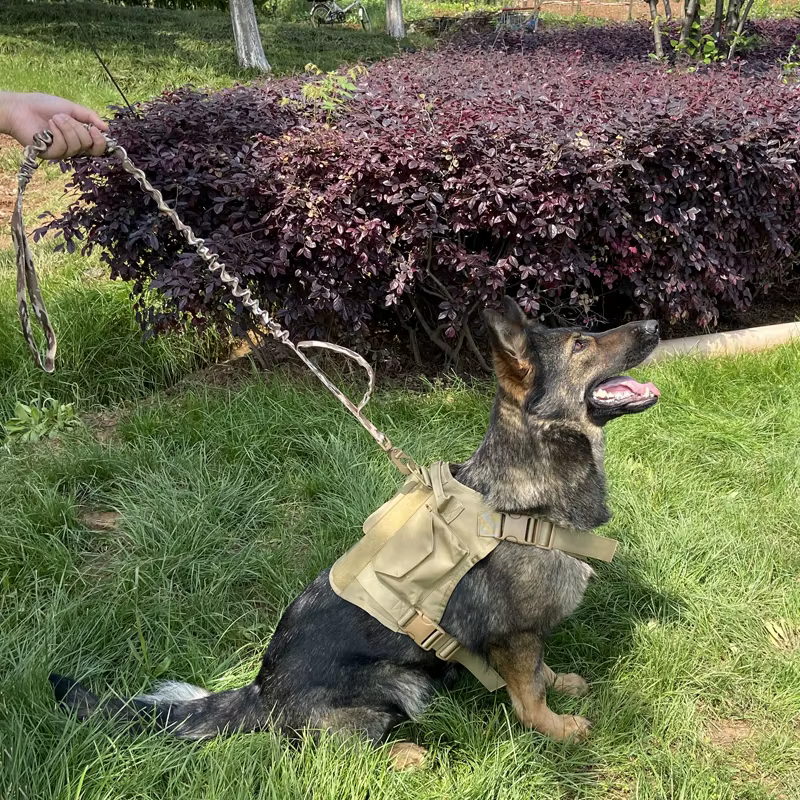 Arnés táctico reflectante con correa para perros grandes y medianos - imagen 5
