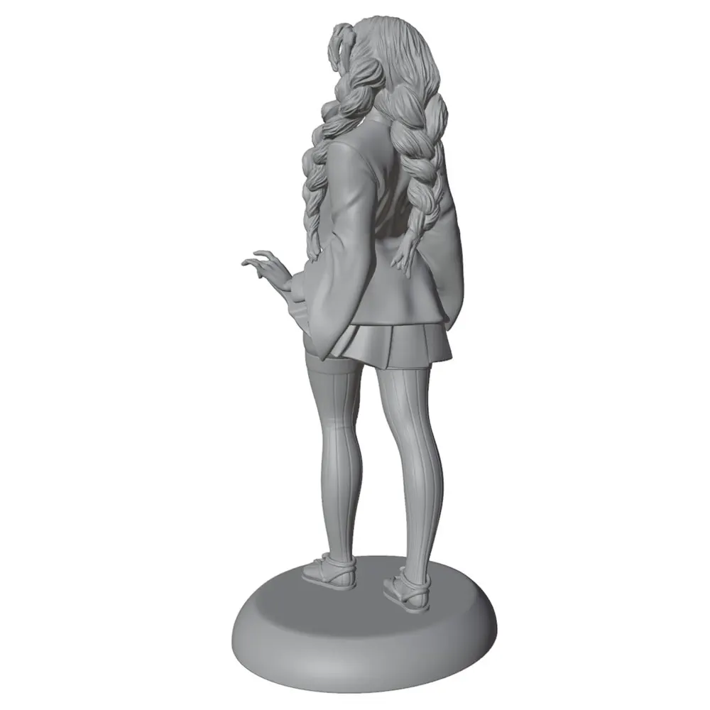 Detalle de la figura de chica caminando con cuidado