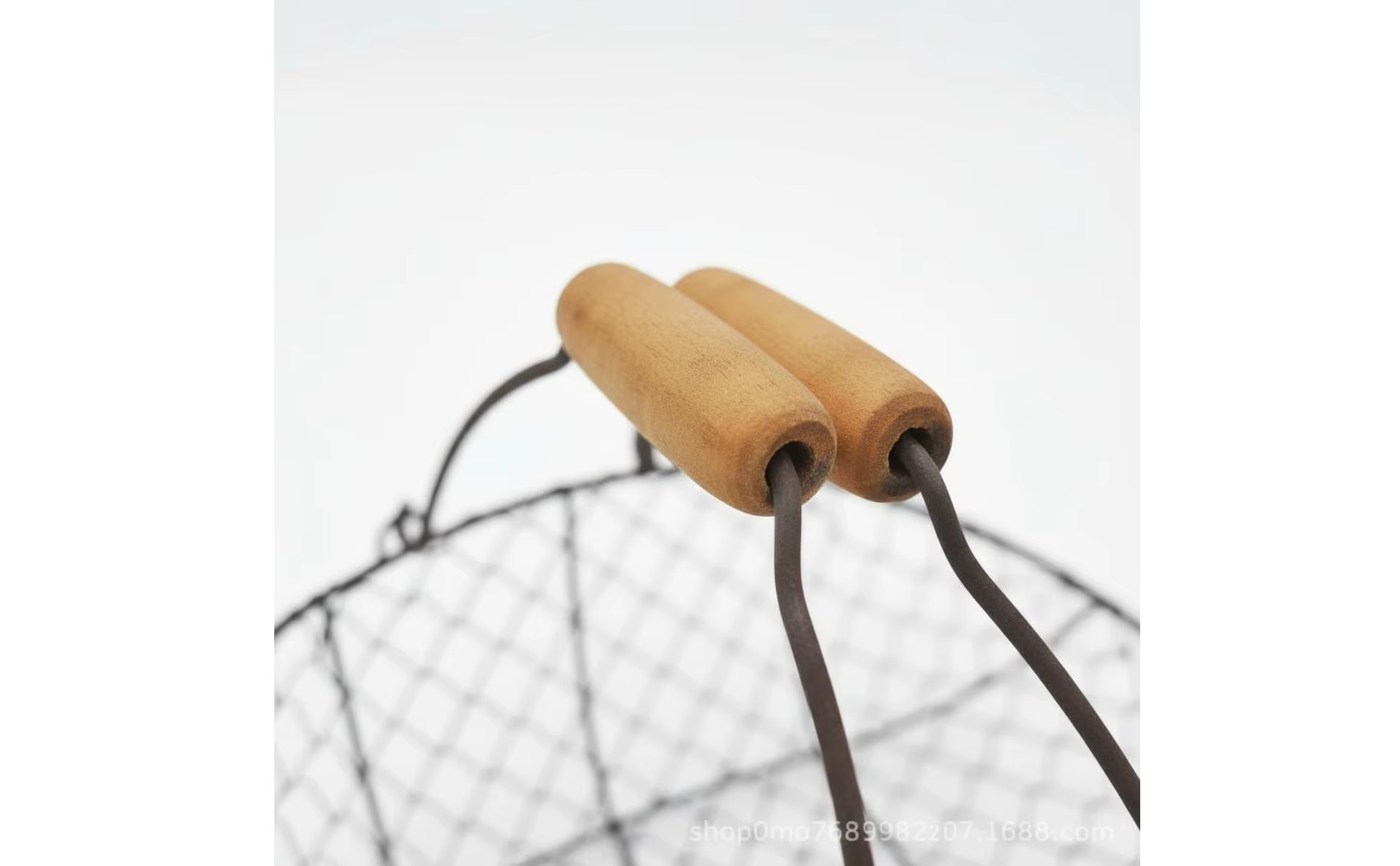 Cesta metálica con estilo rústico