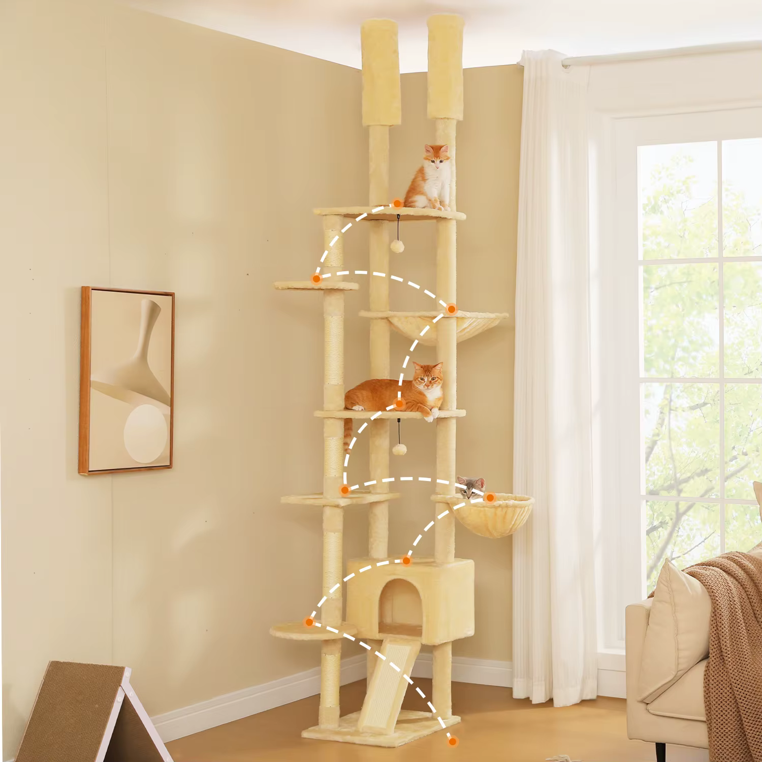 Torre para gatos_installada en salón moderno