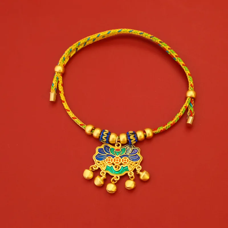 Limpieza y cuidado del collar dorado