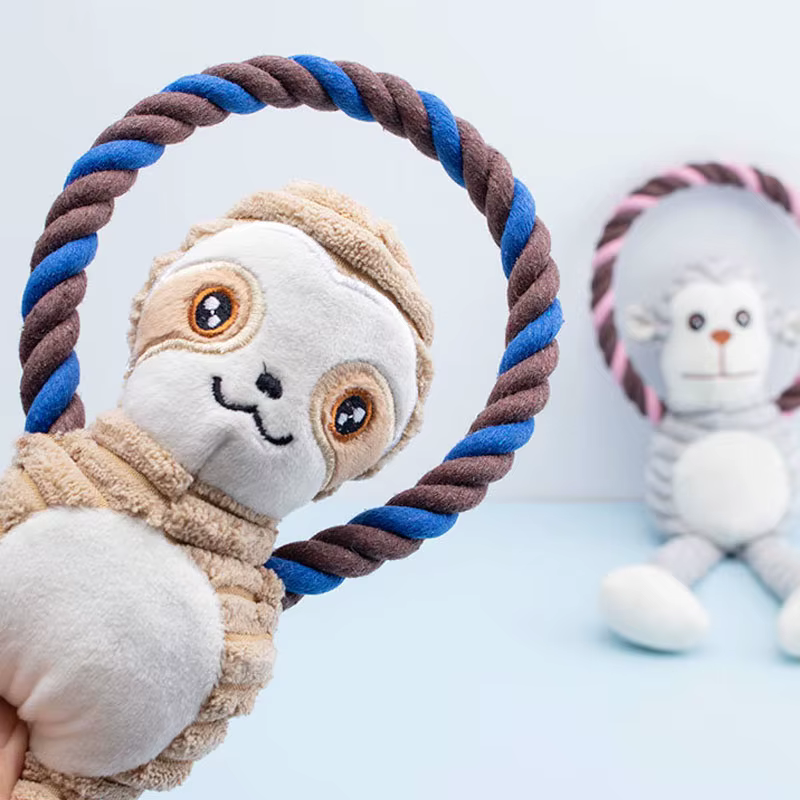 Juguete masticable con forma de animal y detalle del peluche