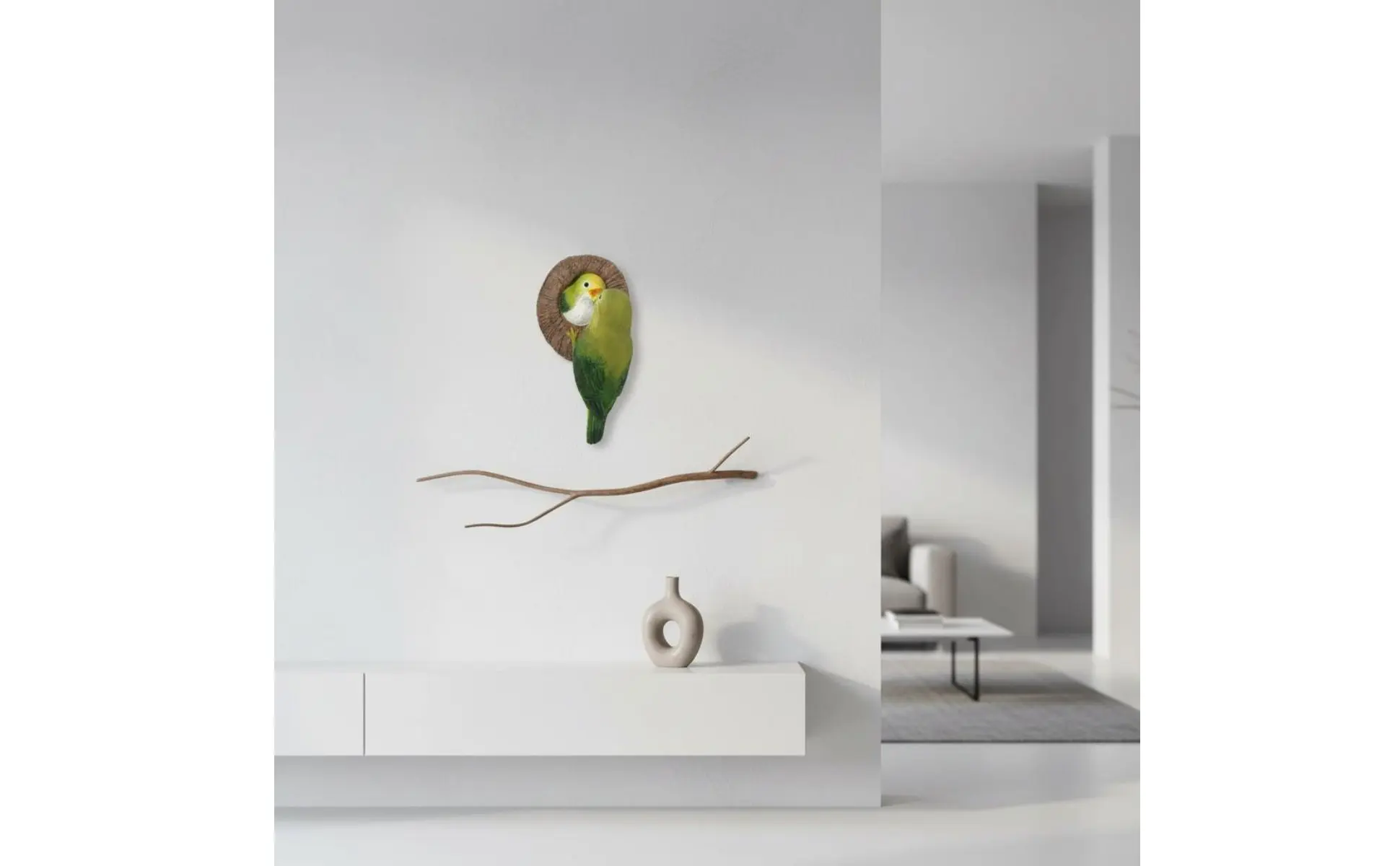 Escultura de madre pájaro alimentando a su cría en resina realista