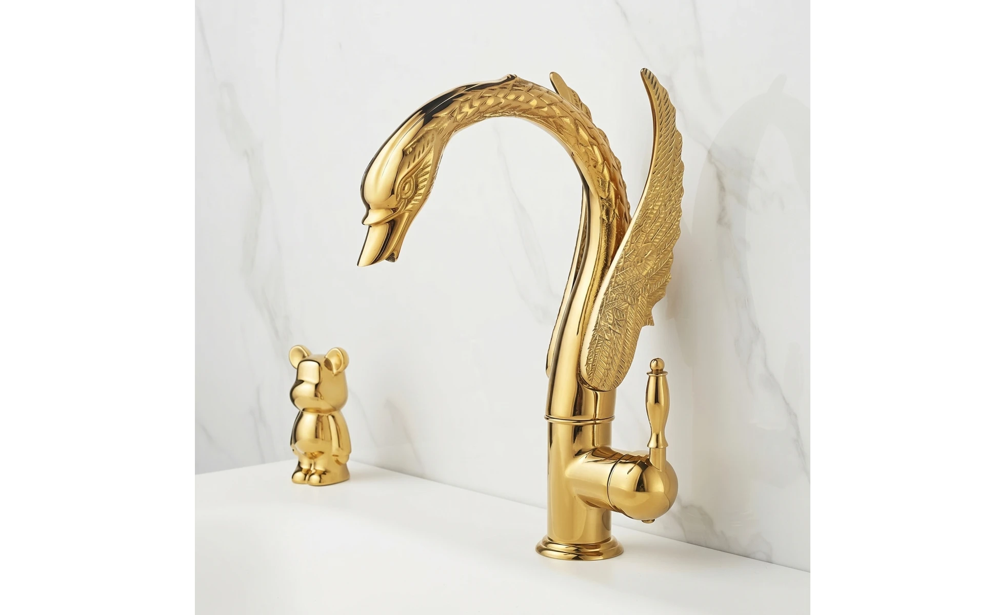 Grifo Swan de Cobre con diseño artístico de cisne en lavabos de baño