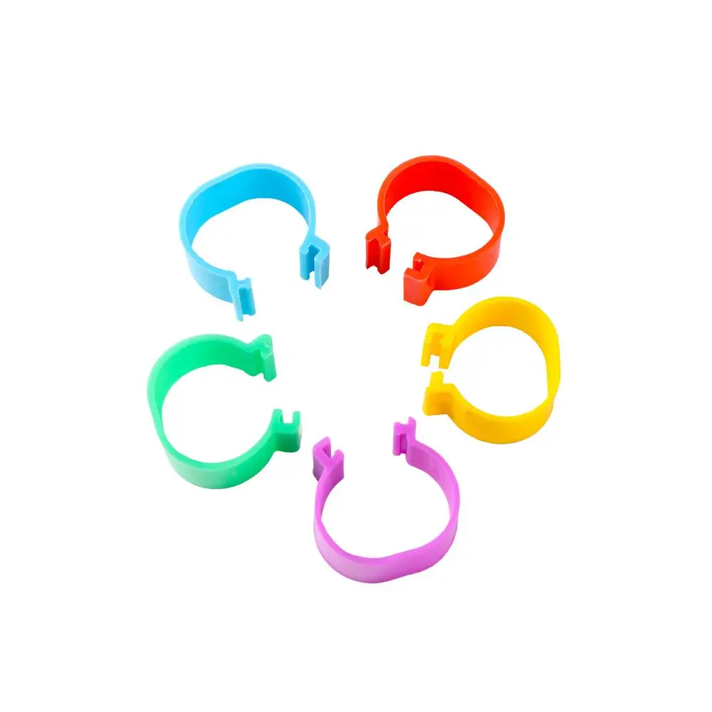 Anillas de colores mostradas en conjunto